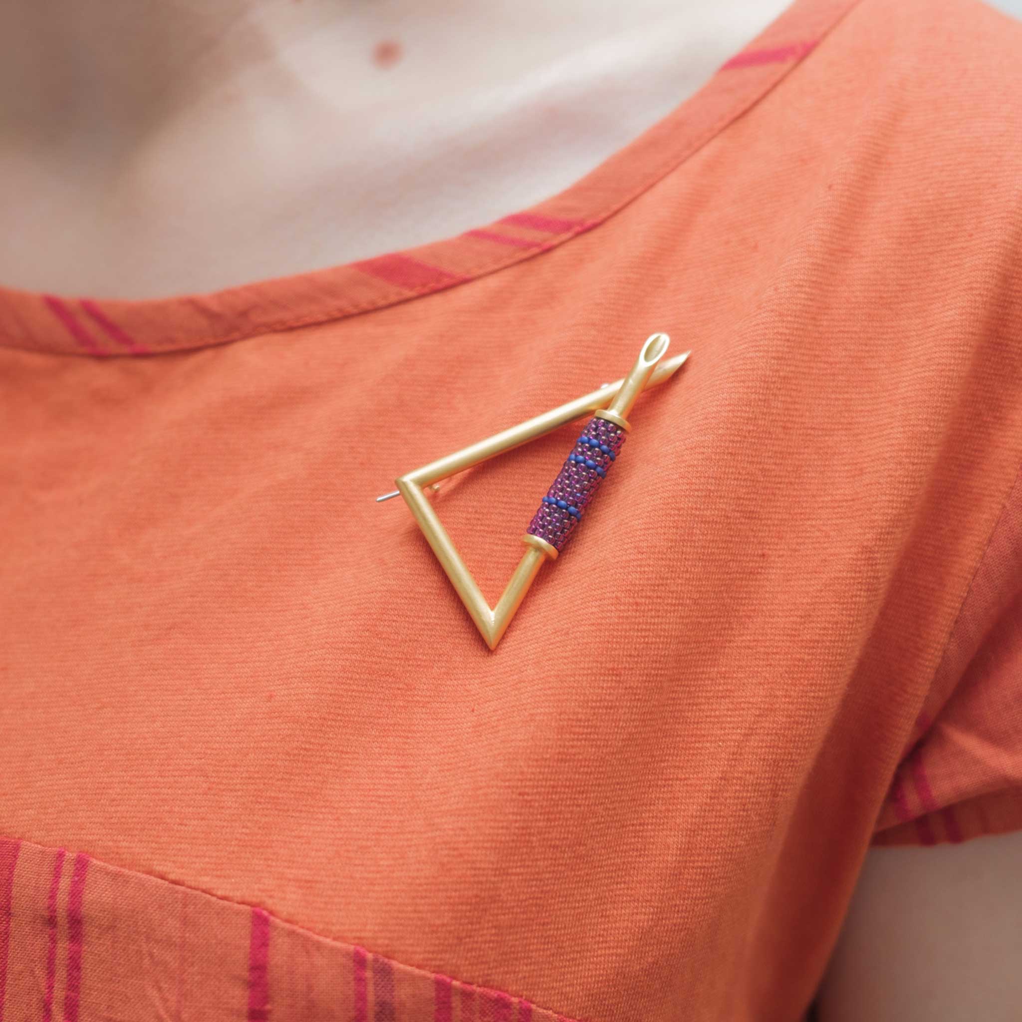 Colourful Oblique Point Brooch in Gold-Plated Brass